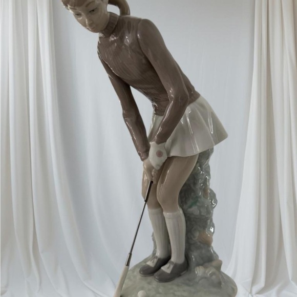 LLADRO PORCELAIN LADY GOLFER #4851 - Picture 2 of 15